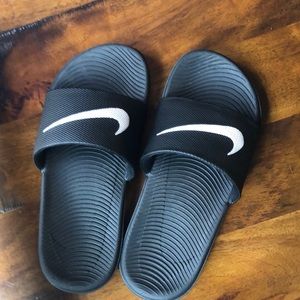 Boy, Nike, flip flops size 2